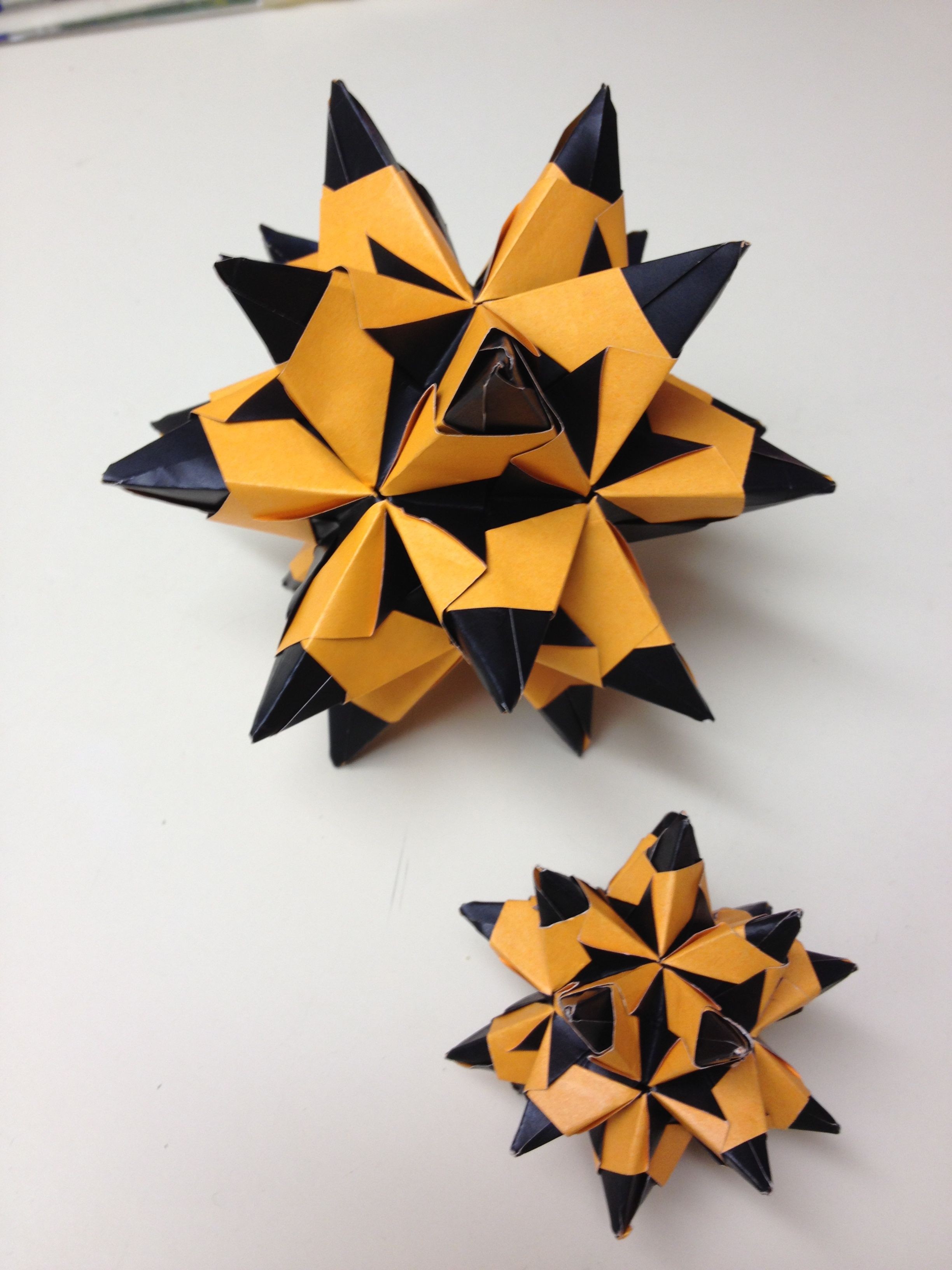 Ball Papercraft Great Stellated Dodecahedron and A Mini Me
