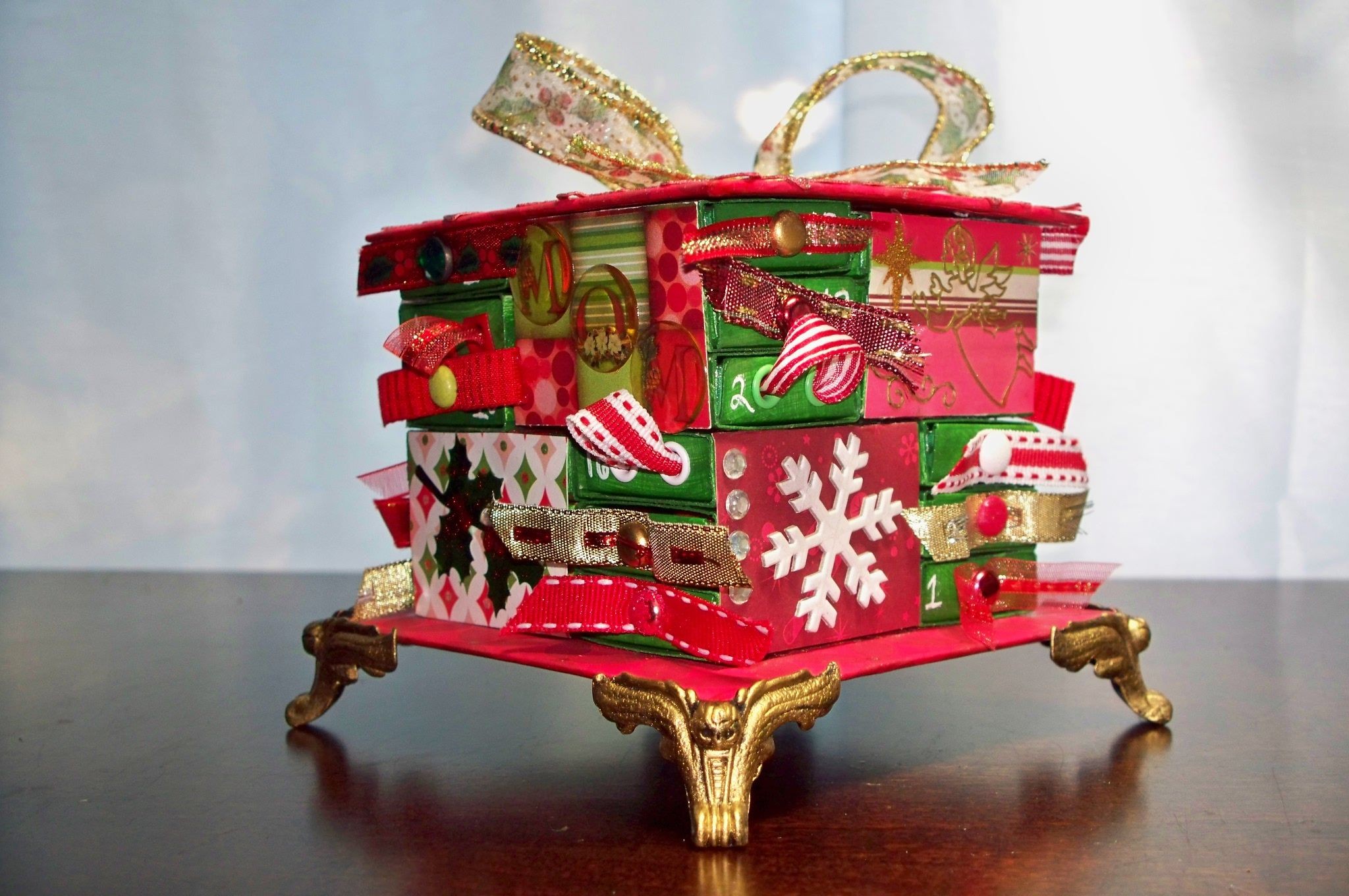 Christmas Papercraft Christmas Craft Matchbox Advent Calendar Side2 with Metal Feet