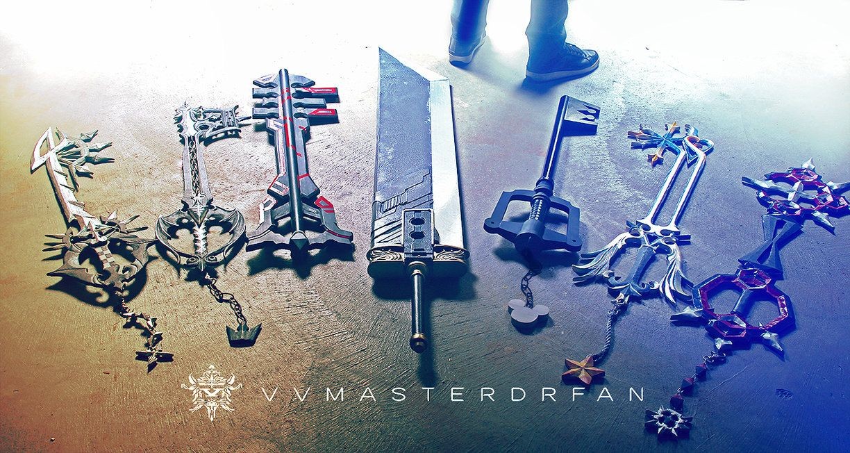 Keyblade Papercraft My New Da Id This is Me with My Keyblades and Buster Sword