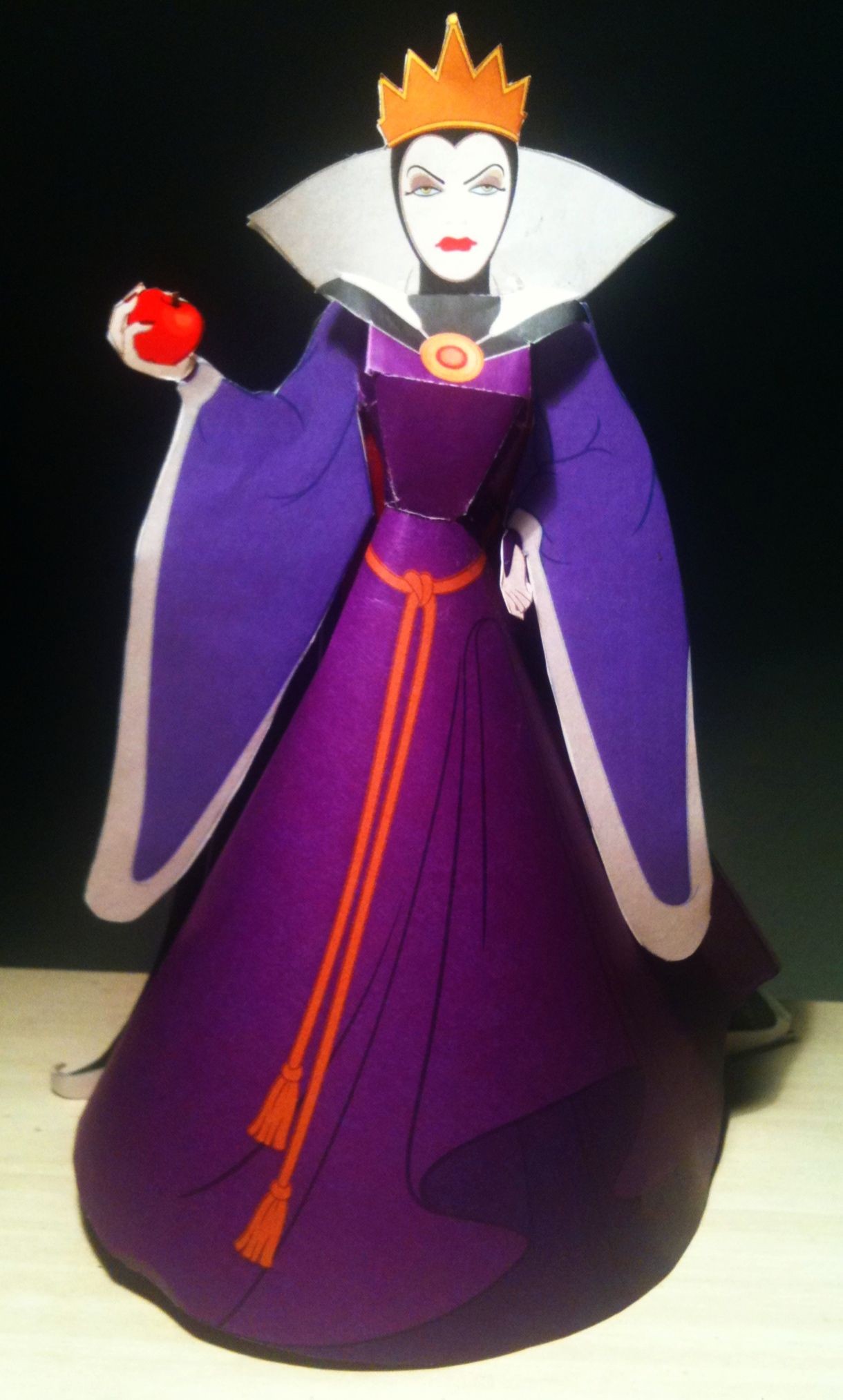 Kingdom Hearts Papercraft Evil Queen" From "disney S Snow White and the Seven Dwarves