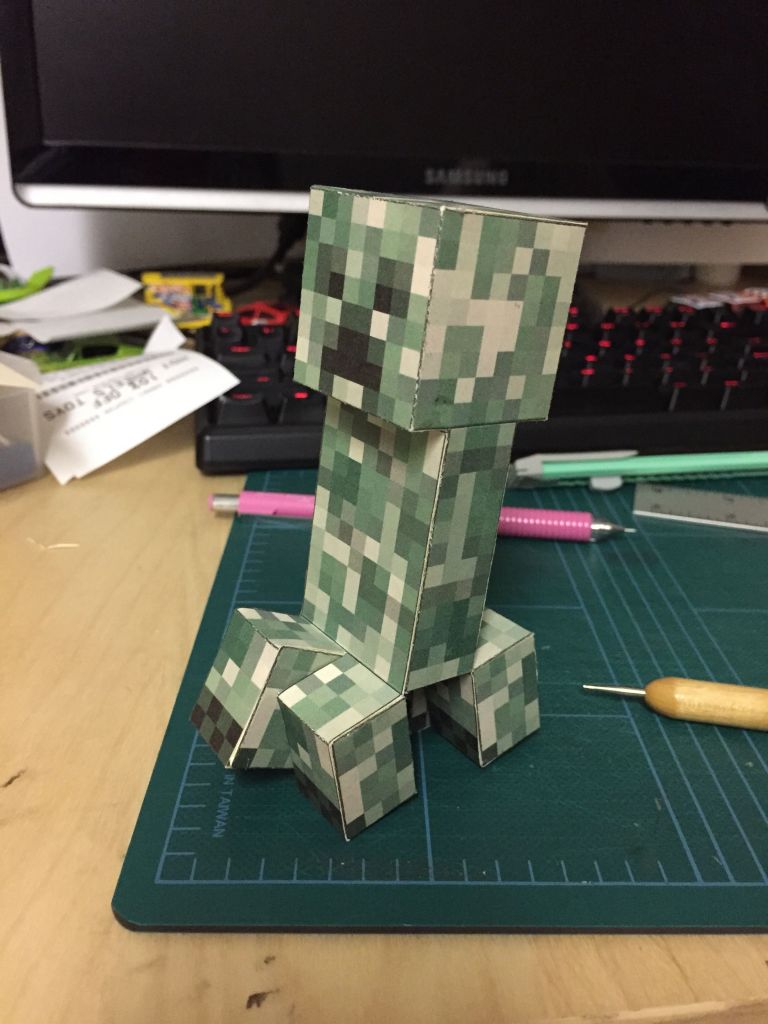 Printable Minecraft Creeper Papercraft - Printable Papercrafts ...