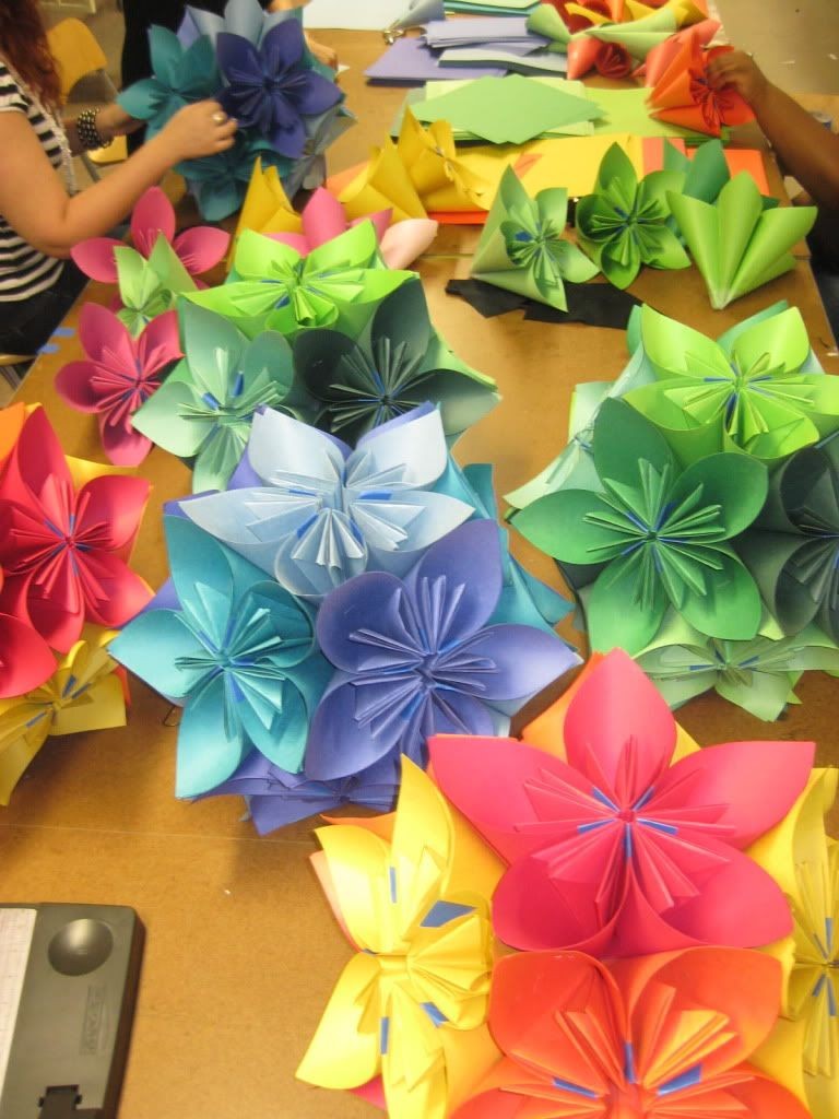 Papercraft origami Flowers Cheaper Than Real Flowers and Still Colorful and Pretty