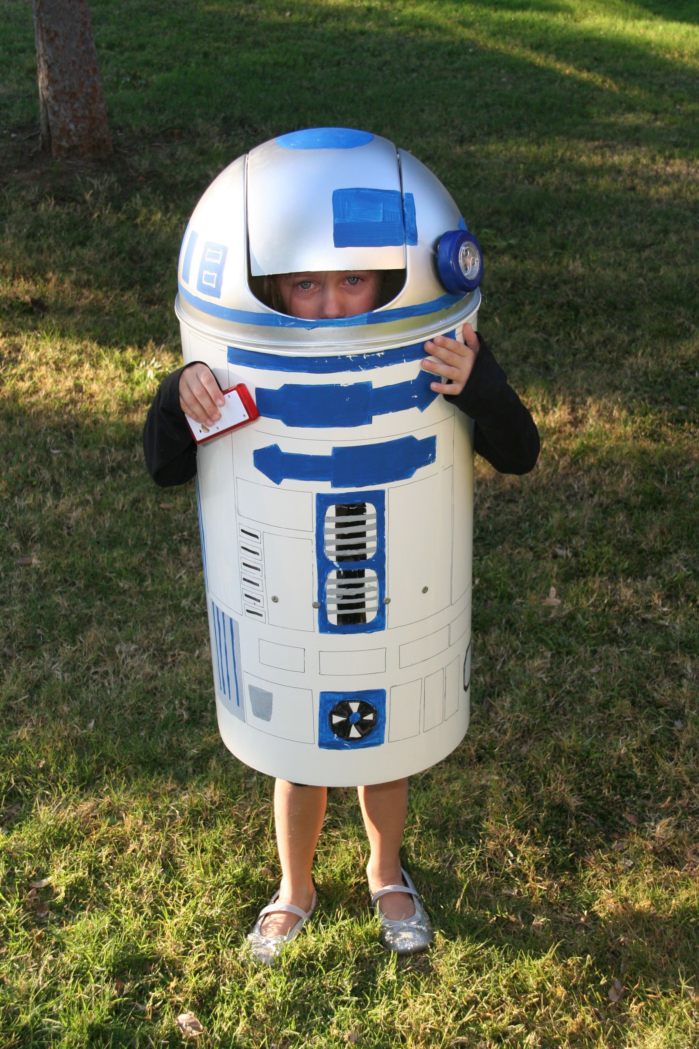 R2d2 Papercraft Diy R2 D2 Costume Trash Can From Garden Ridge Craft Paint Stick