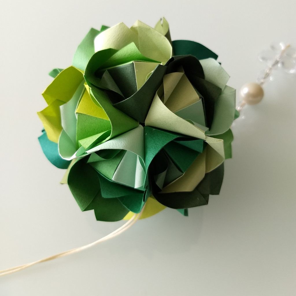 Realistic Papercraft Imperial Rose sonobe Maria Sinayskaya Tant Paper by Carla Godoy