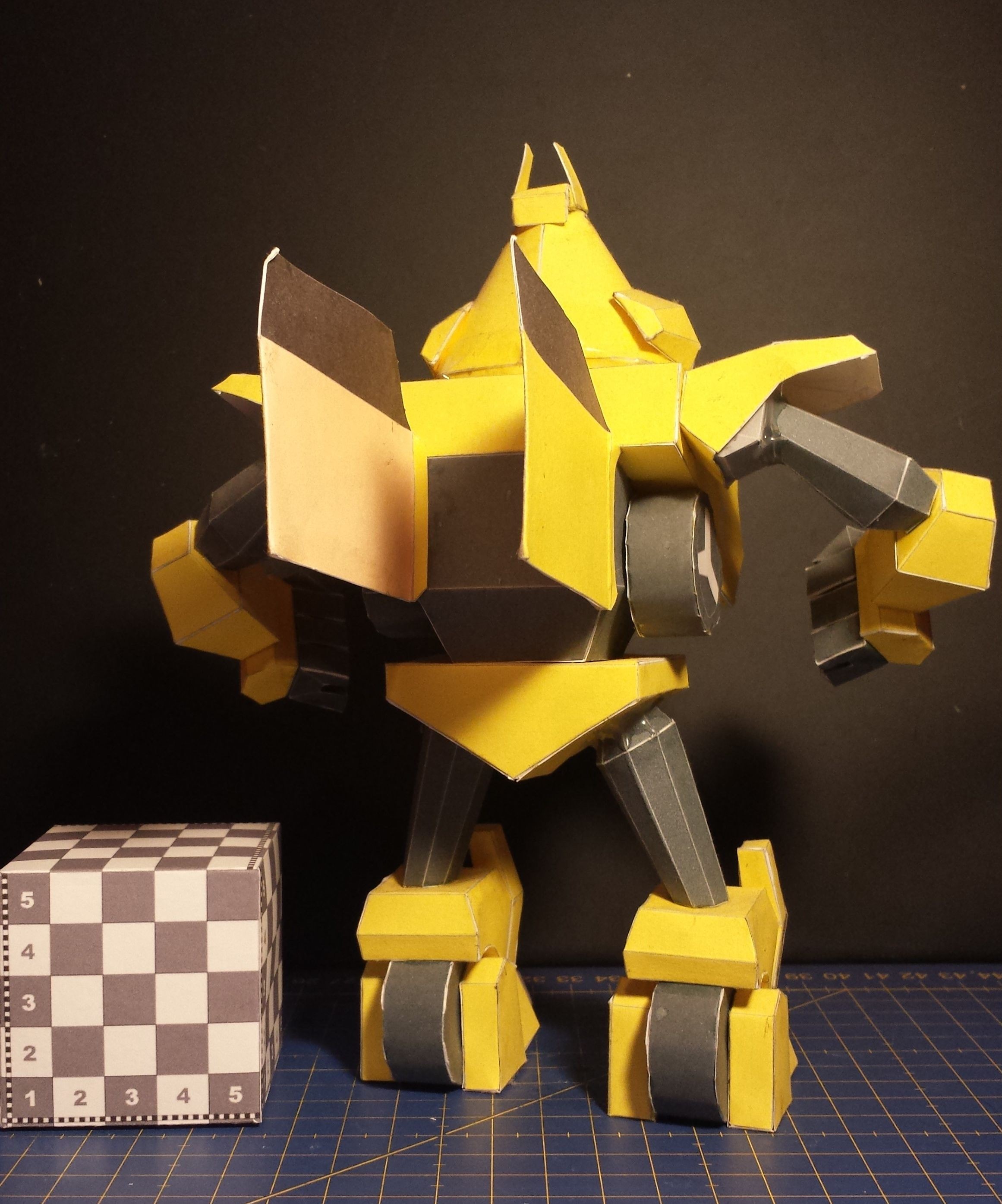 Transformer Papercraft Angry Birds Transformers Yellow Bird Bumble Bee Disponible En